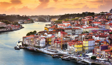 Dia 2 - Deixe-se contagiar pela atmosfera singular do Porto